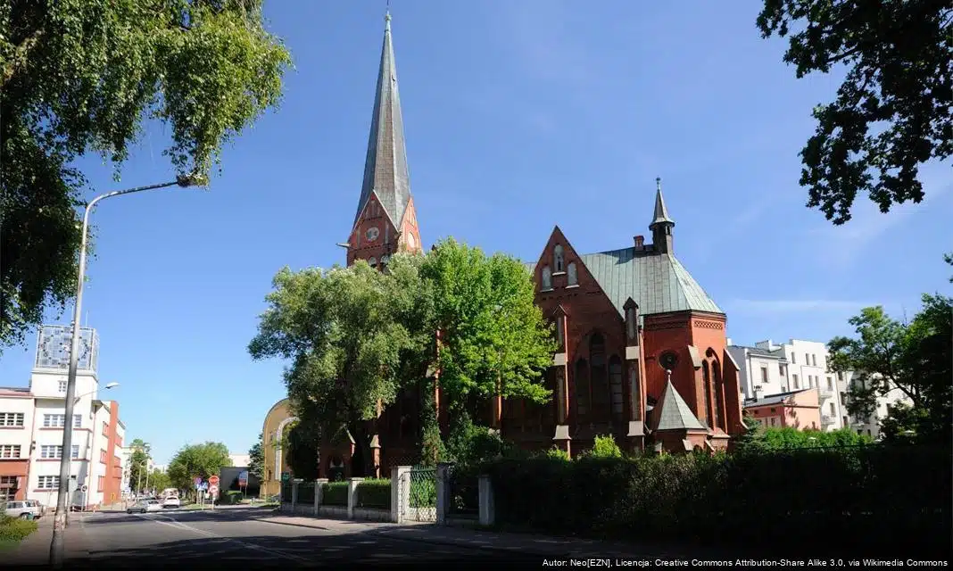 Nowy skwer przy ul. Bohaterów Katynia w Częstochowie zyskuje kształty